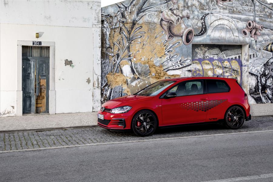  Volkswagen Golf GTI TCR 3-Door (Typ 5G) 2019 года  (WW) (фото 58 из 107)